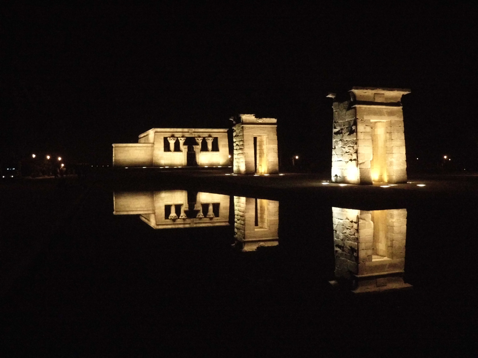 Debod by night