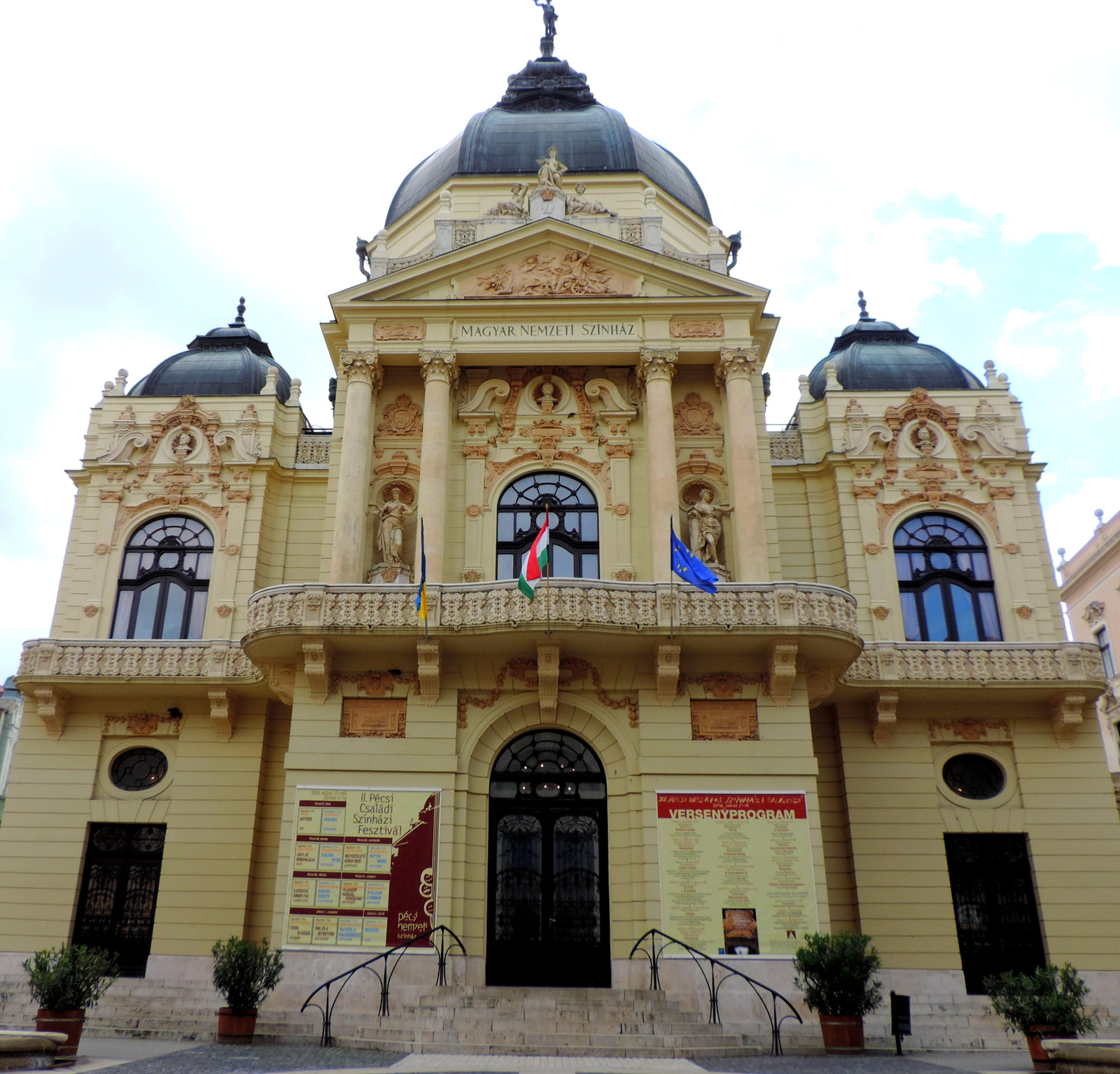 Nemzeti színház-Pécs