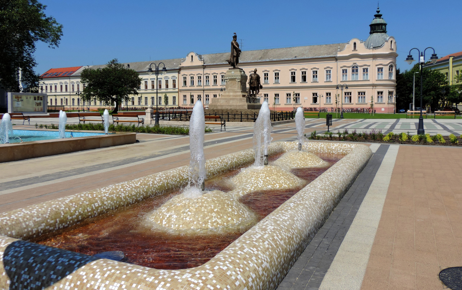 Bocskai-tér, -szobor, -iskola