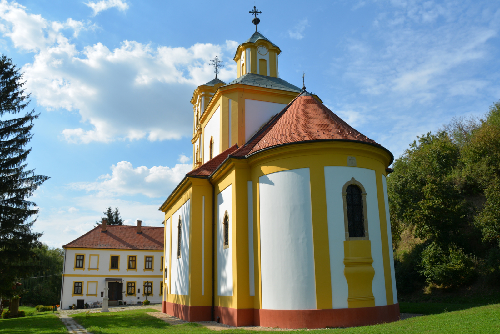 Szerb templom és kolostor