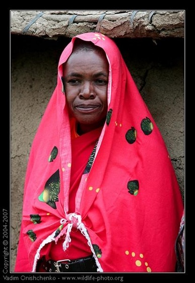 masai-woman-portrait-close-up-africa-afkj7t0567-out (Medium)