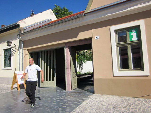 Szentendre, KOMP, Dumtsa Korzó 005