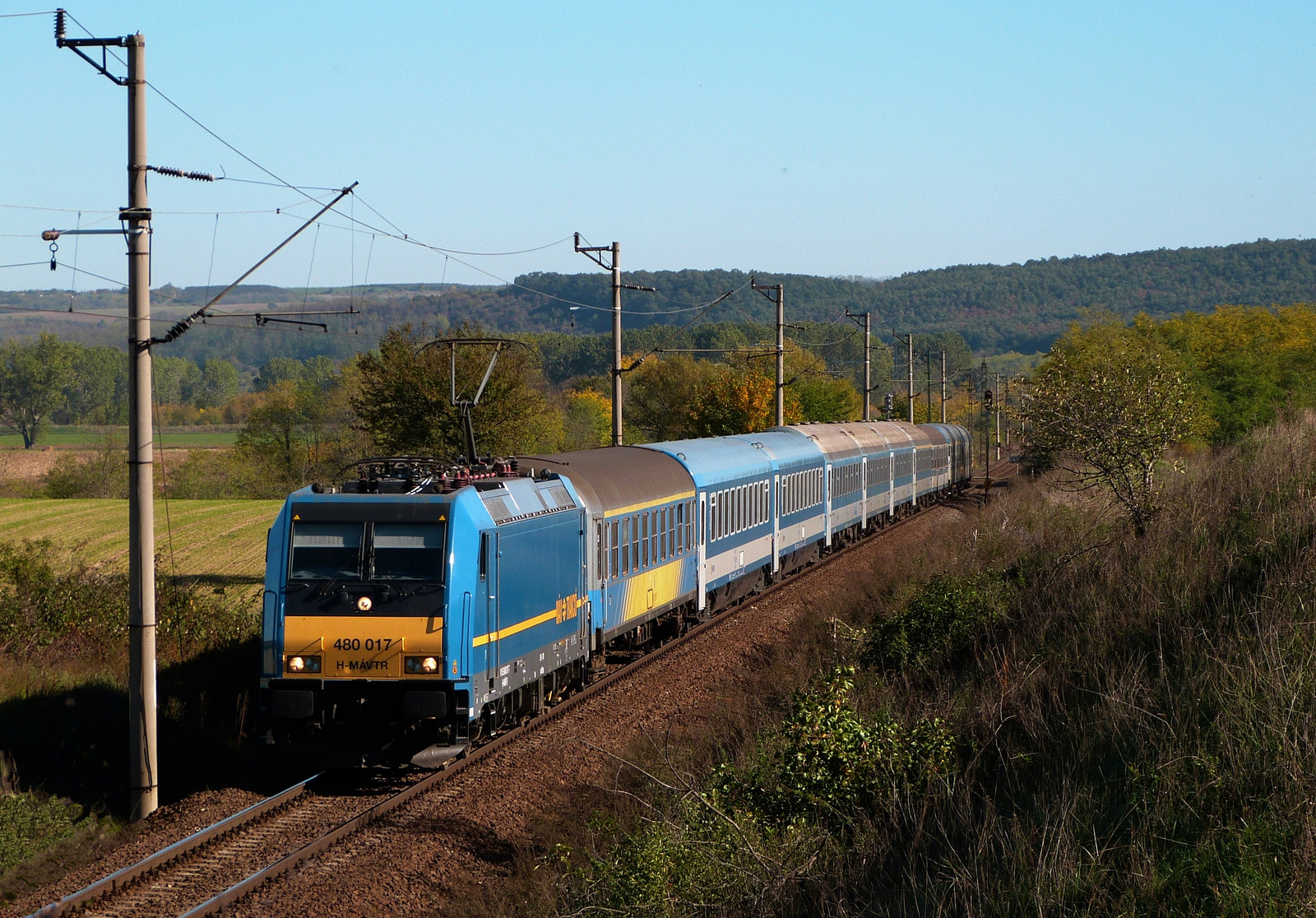 480 017