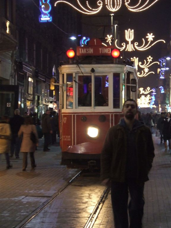 021 Istiklal út