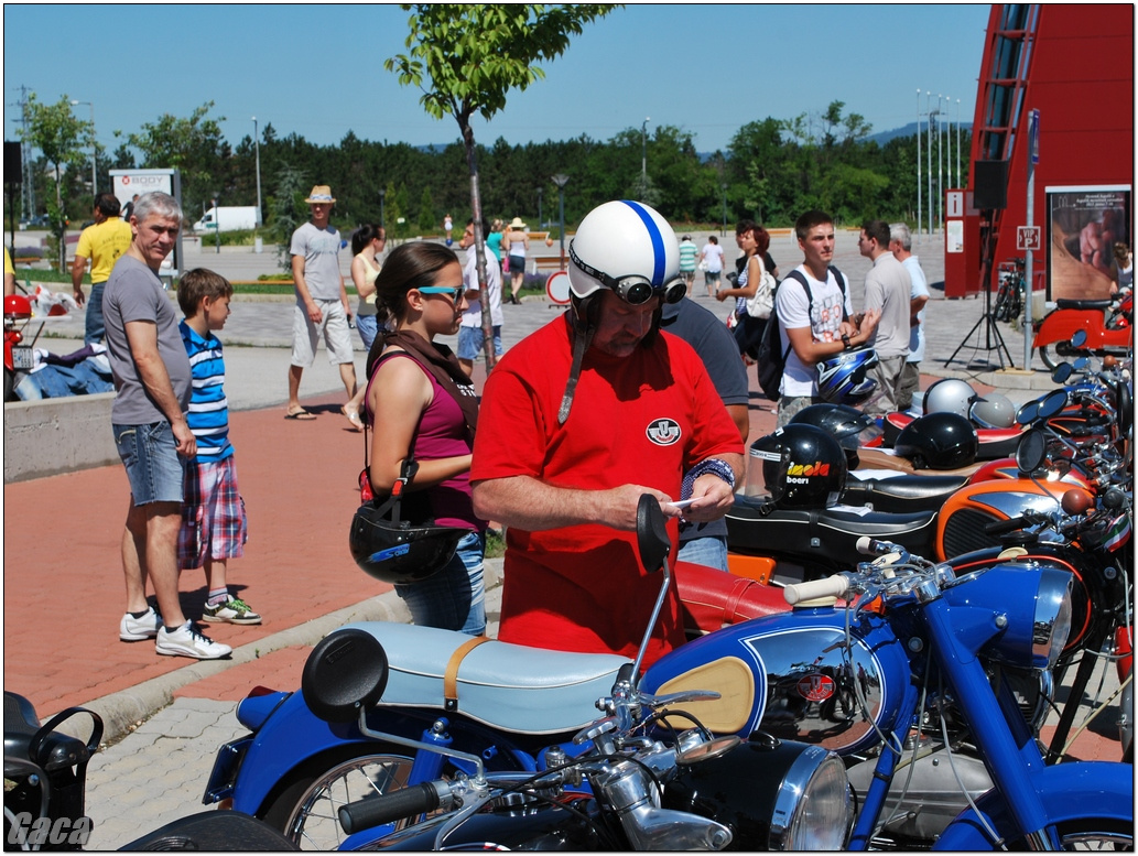 veteranmotortalalkozoveszpremelsogaca201200009