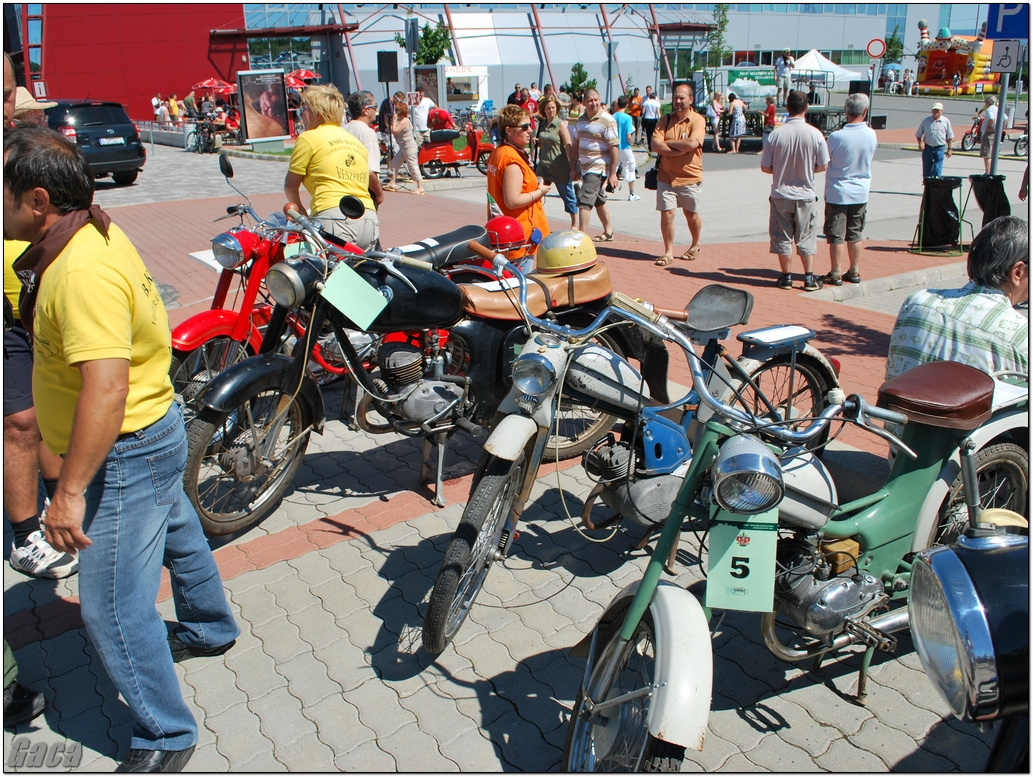 veteranmotortalalkozoveszpremelsogaca201200019