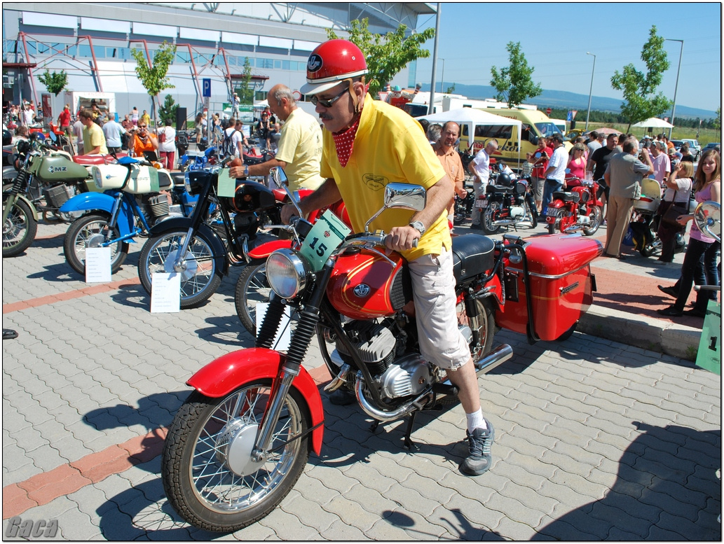 veteranmotortalalkozoveszpremelsogaca201200023