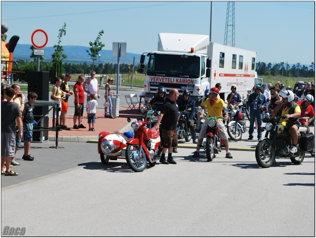 veteranmotortalalkozoveszpremelsogaca201200039