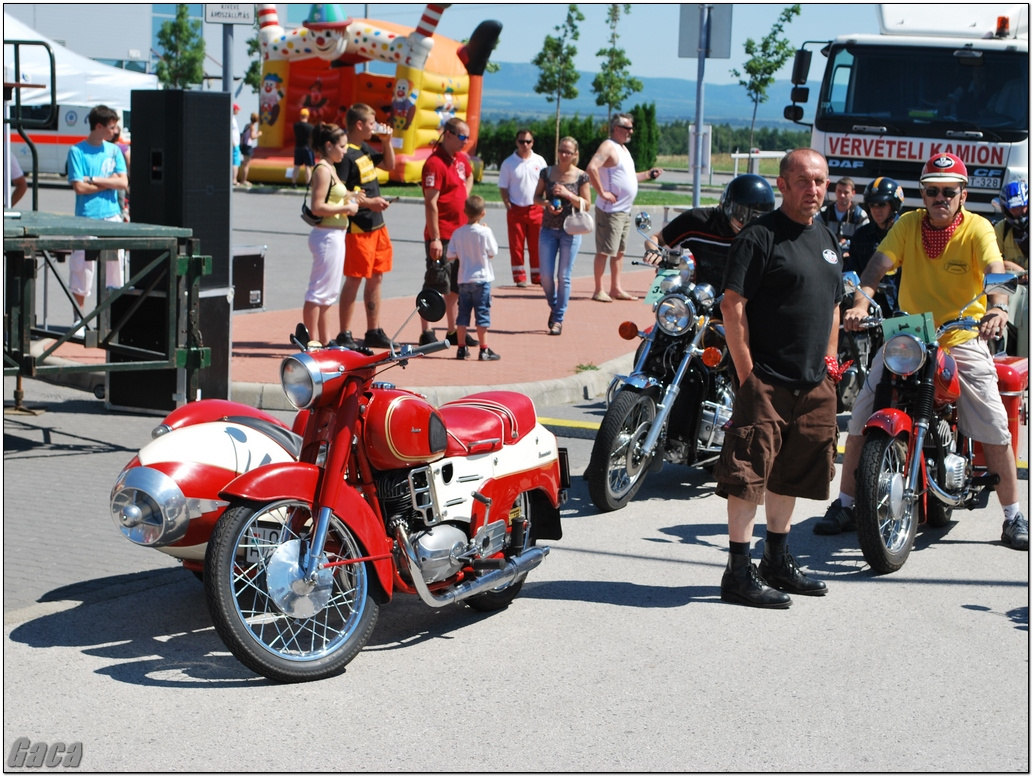 veteranmotortalalkozoveszpremelsogaca201200040