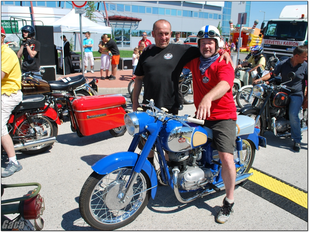 veteranmotortalalkozoveszpremelsogaca201200046