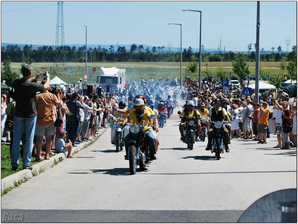 veteranmotortalalkozoveszpremelsogaca201200052