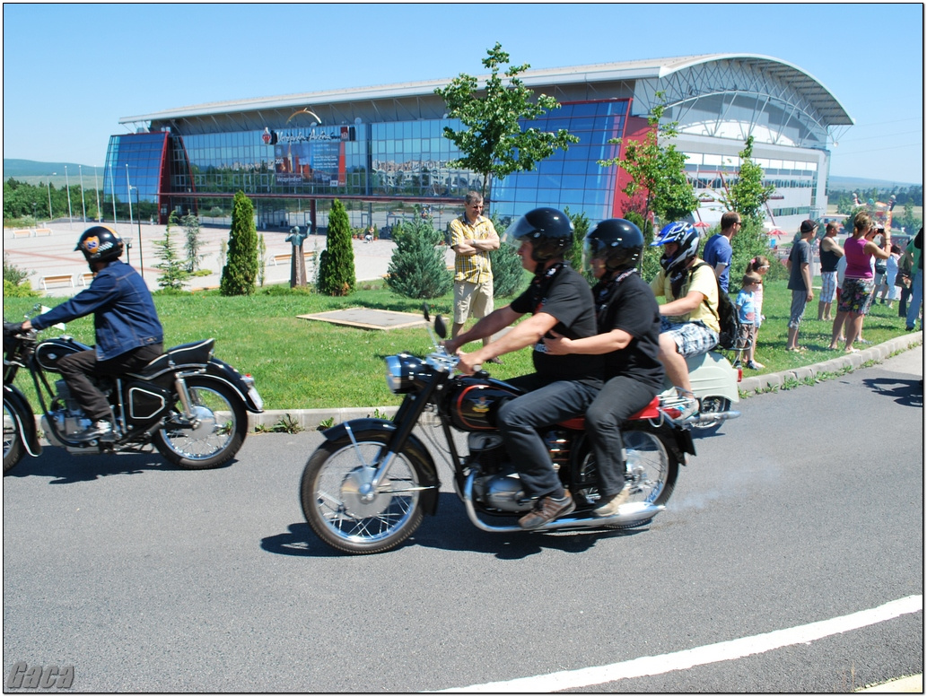 veteranmotortalalkozoveszpremelsogaca201200059