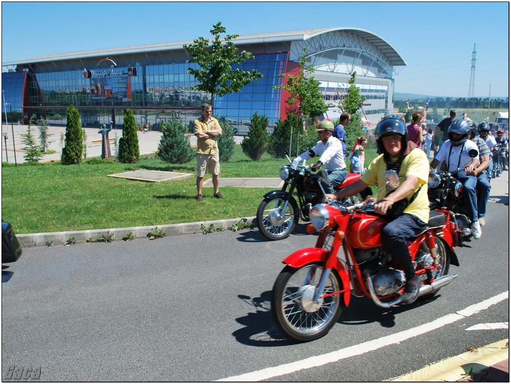 veteranmotortalalkozoveszpremelsogaca201200060