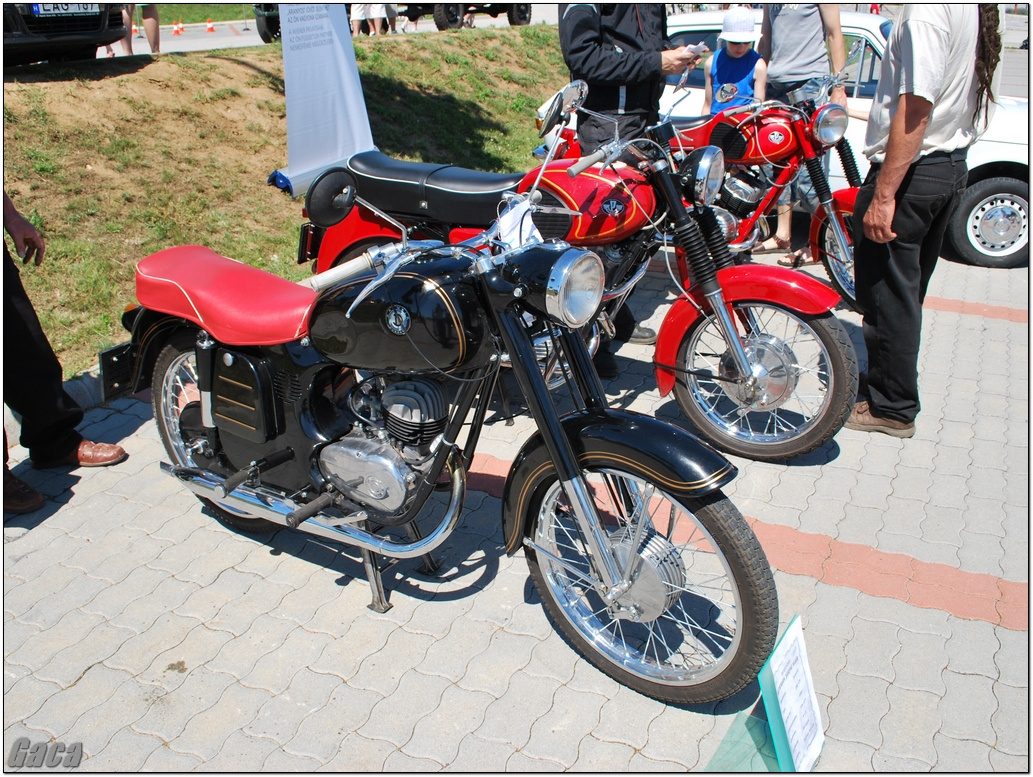 veteranmotortalalkozoveszpremelsogaca201200111