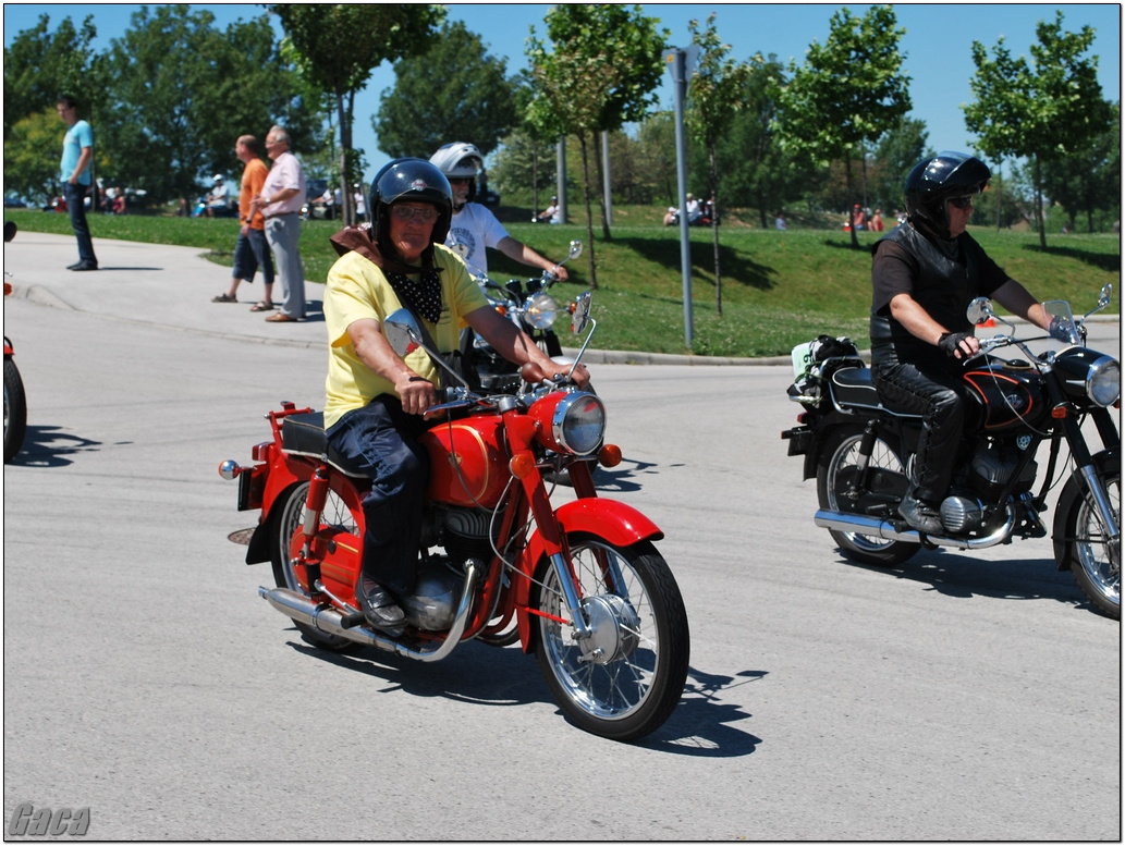 veteranmotortalalkozoveszpremelsogaca201200132