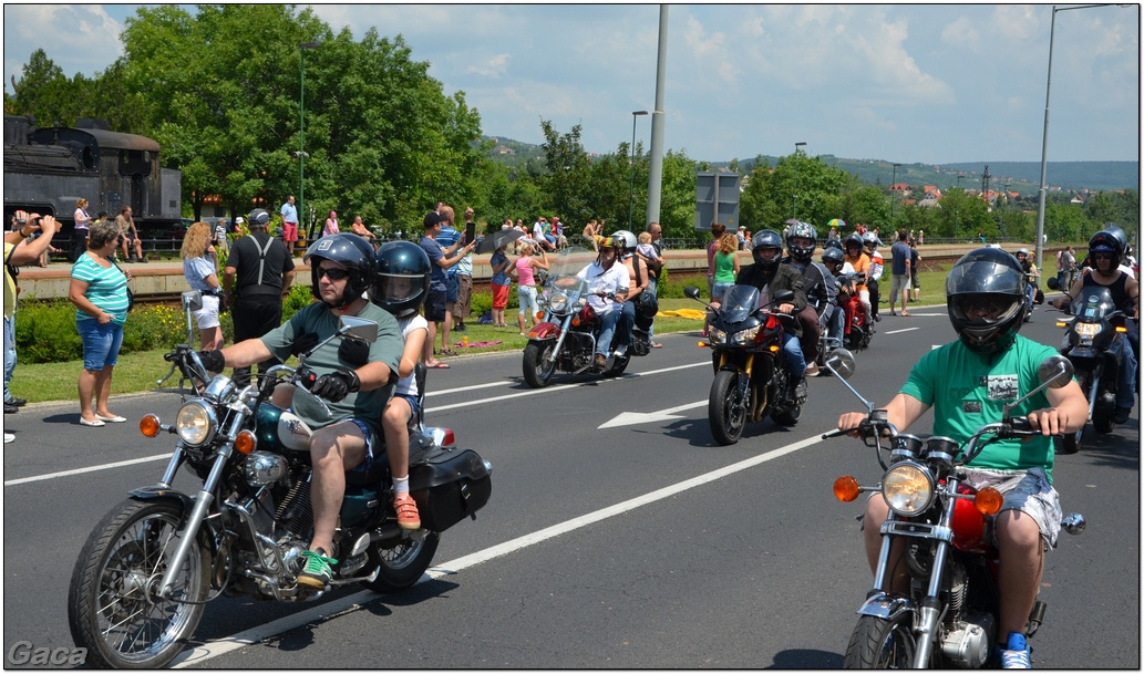 harleydavidsonopenroadfelvonulasmotorgaca201300195