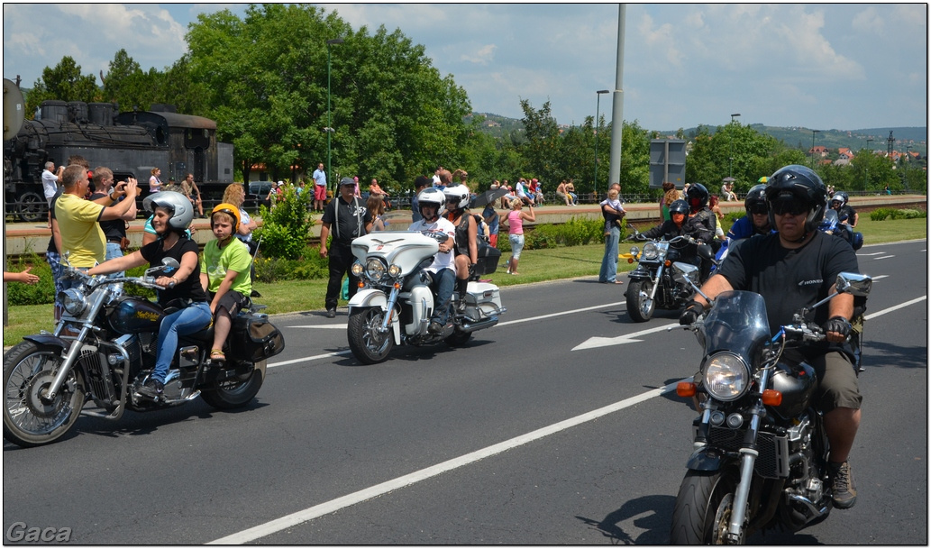 harleydavidsonopenroadfelvonulasmotorgaca201300200