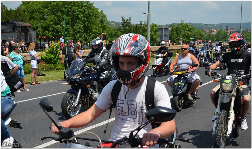 harleydavidsonopenroadfelvonulasmotorgaca201300212