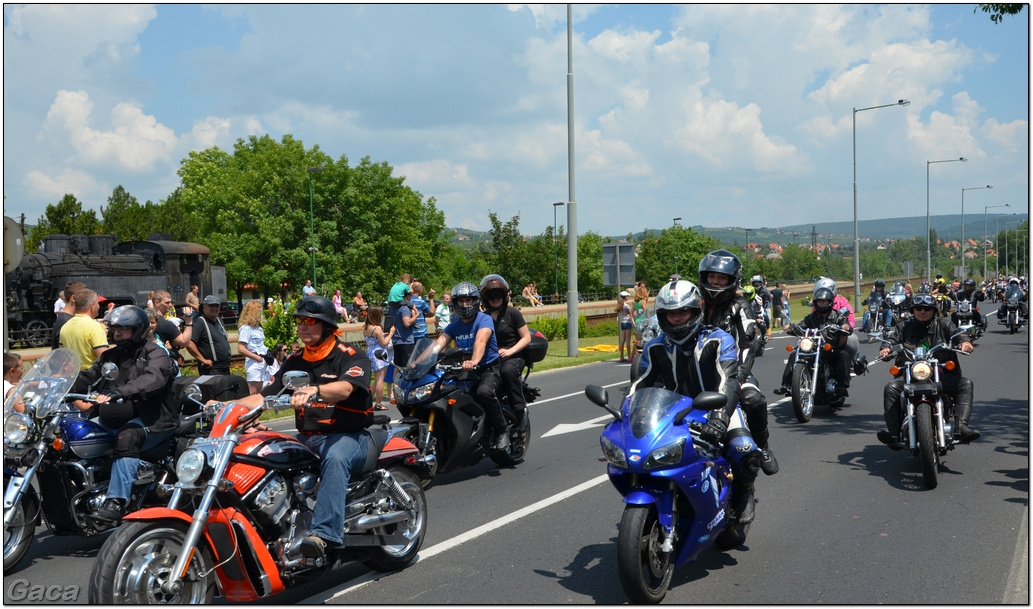 harleydavidsonopenroadfelvonulasmotorgaca201300355