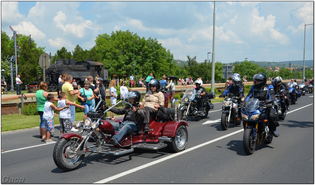 harleydavidsonopenroadfelvonulasmotorgaca201300402