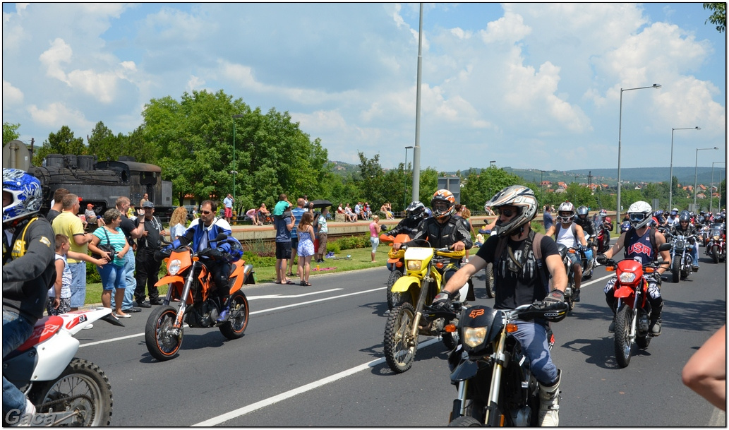 harleydavidsonopenroadfelvonulasmotorgaca201300405