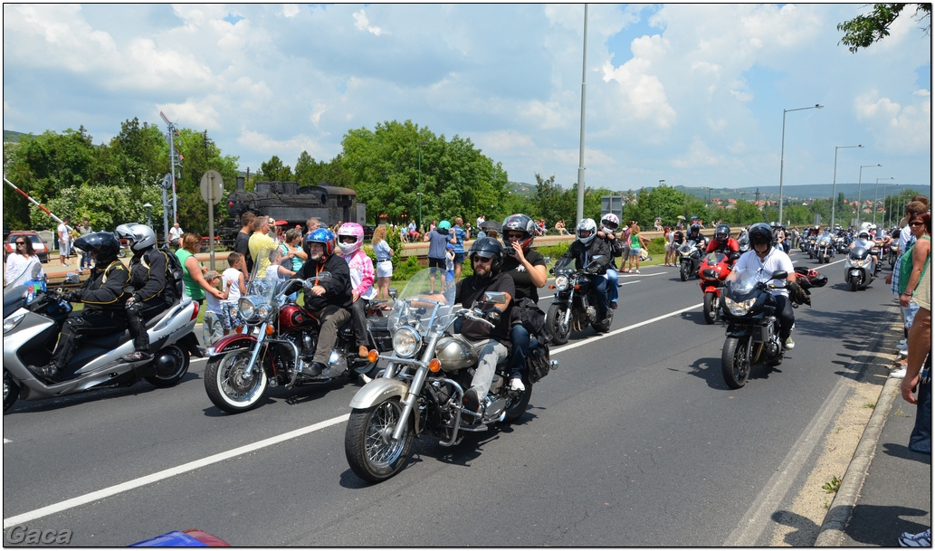 harleydavidsonopenroadfelvonulasmotorgaca201300585