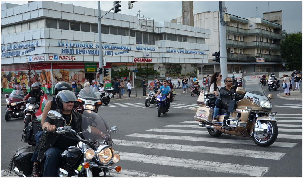 harleydavidsonopenroadfelvonulasmotorgaca201300743