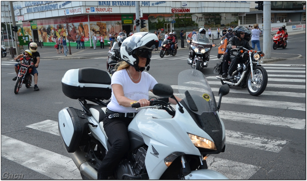 harleydavidsonopenroadfelvonulasmotorgaca201300744