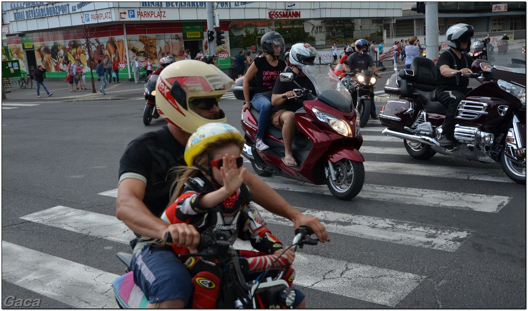 harleydavidsonopenroadfelvonulasmotorgaca201300745