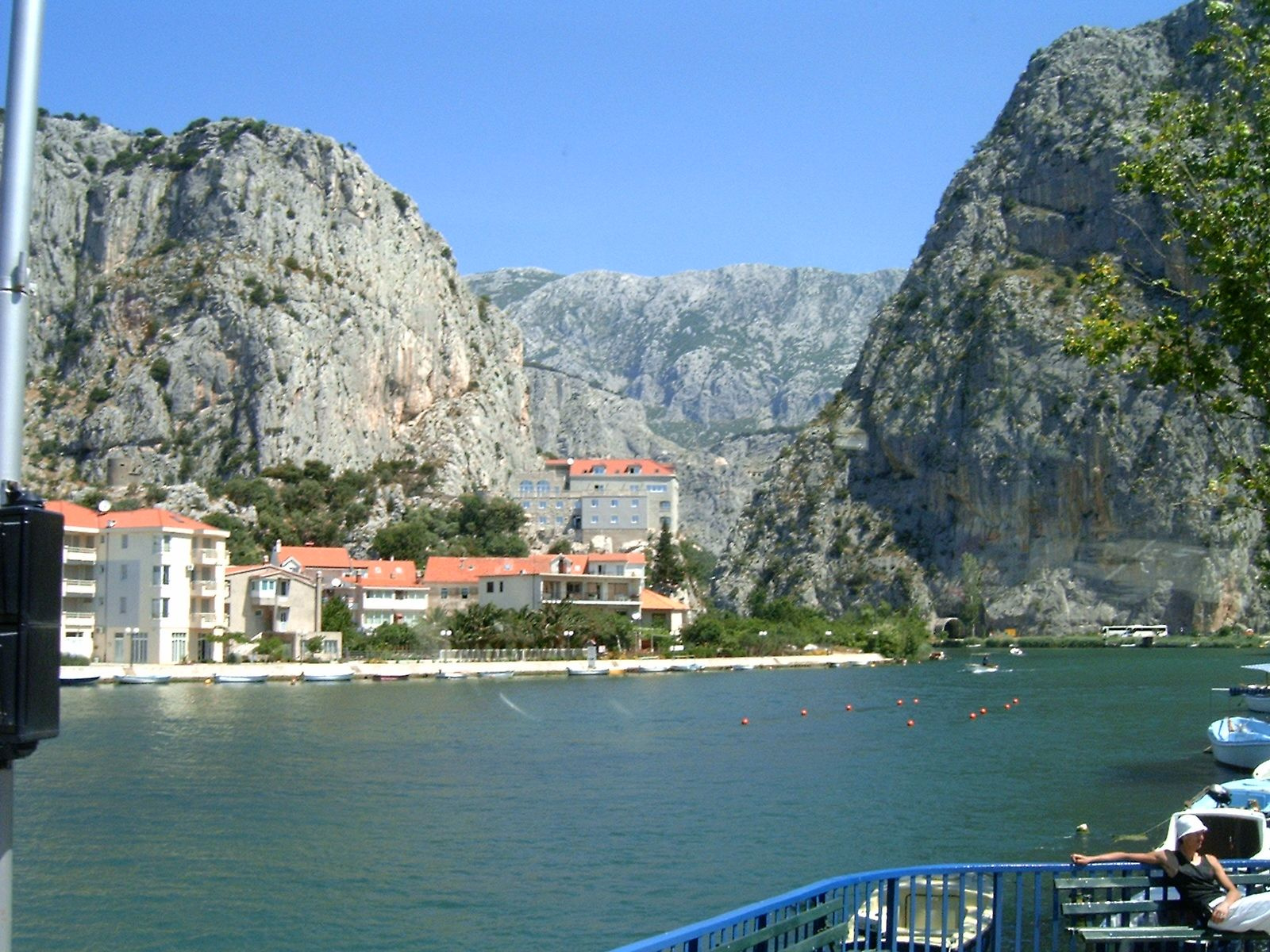 005 Omis