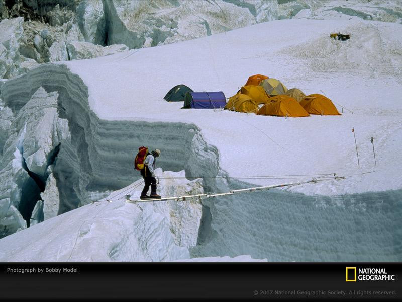 khumbu-crevasse-640525-sw (Medium)