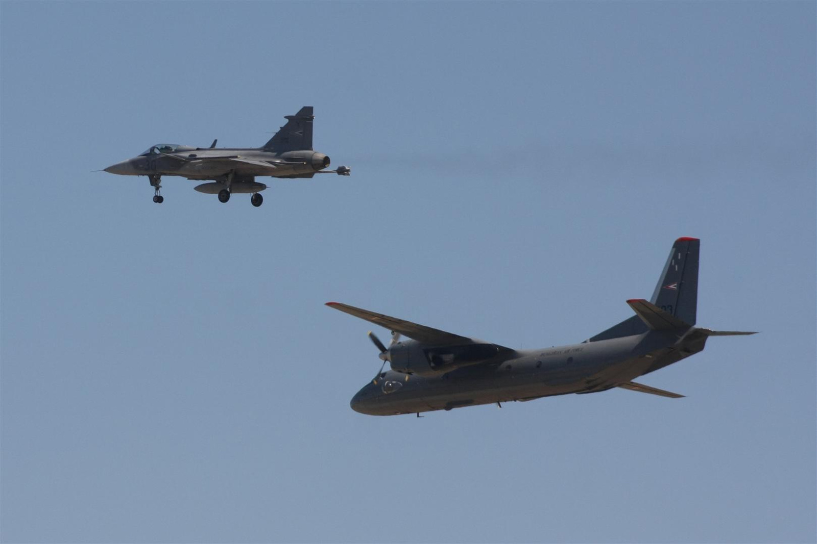 Kecskemét repülőnap 2013 - AN-26 / JAS-39A Magyarország