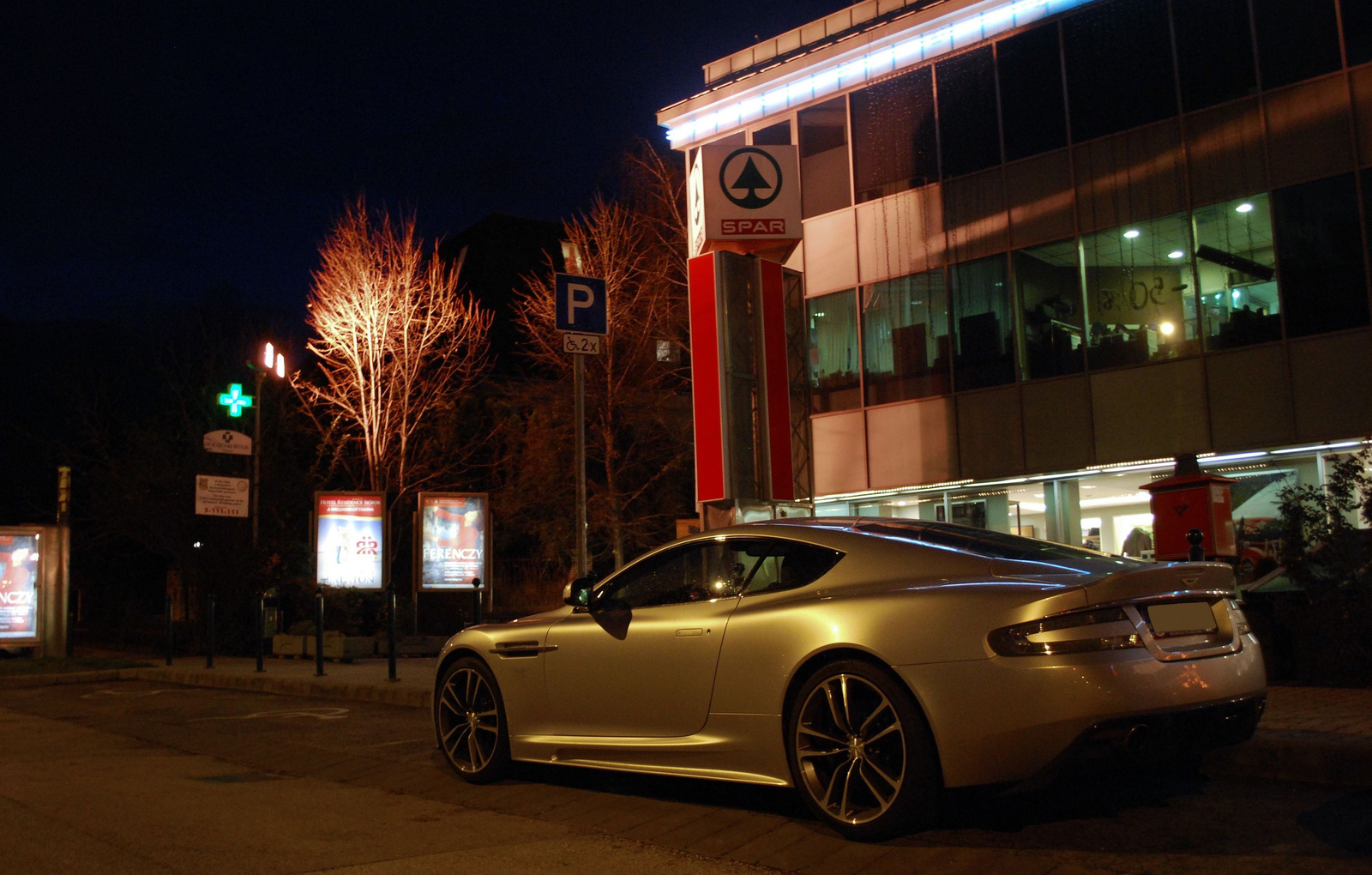 Aston Martin DBS