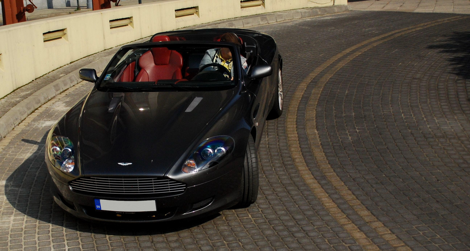 Aston Martin DB9 Volante