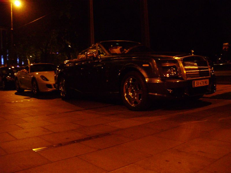 RR Drophead Coupe Mansory vs. Ferrari 599GTB