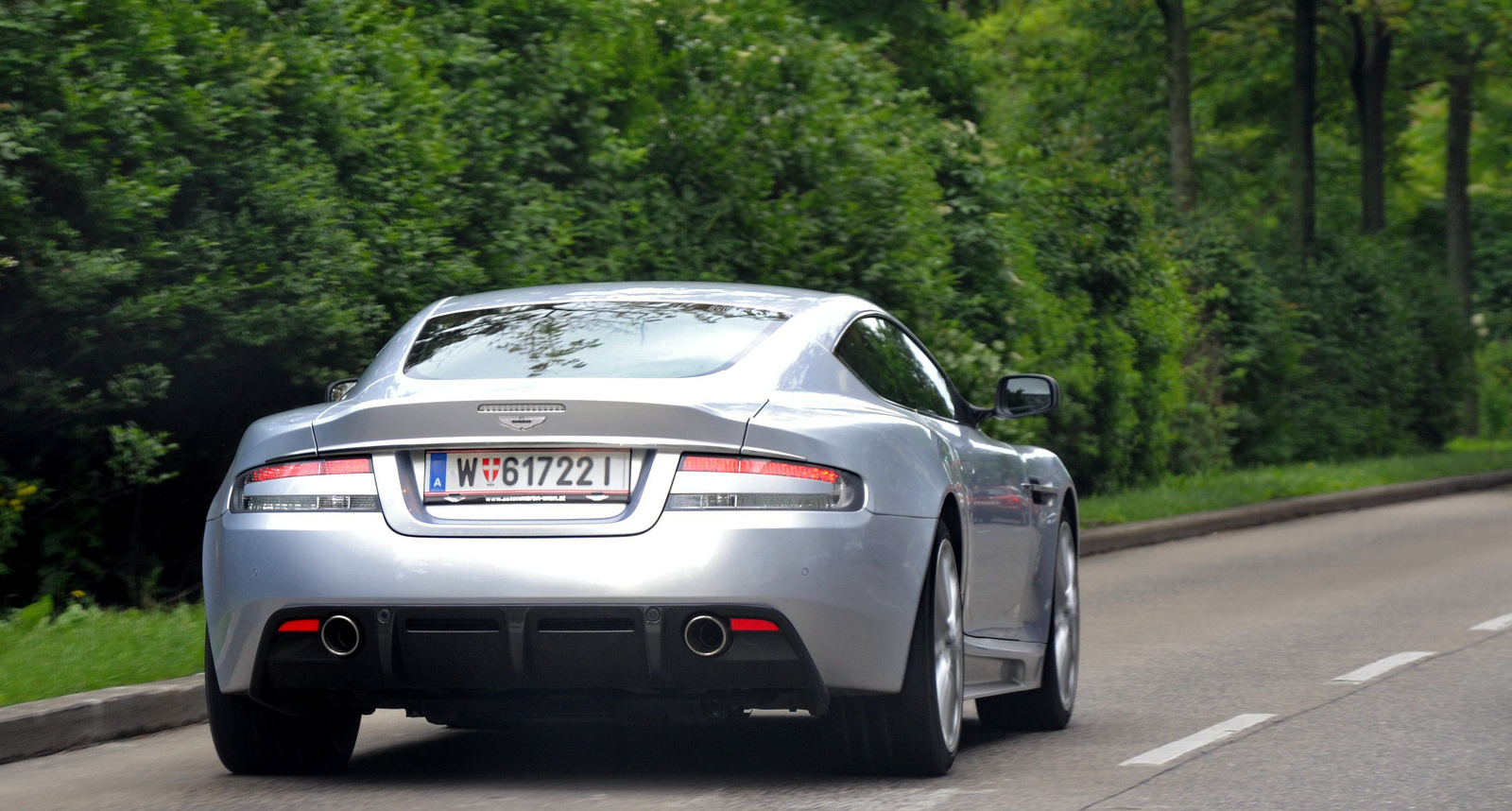 Aston Martin DBS