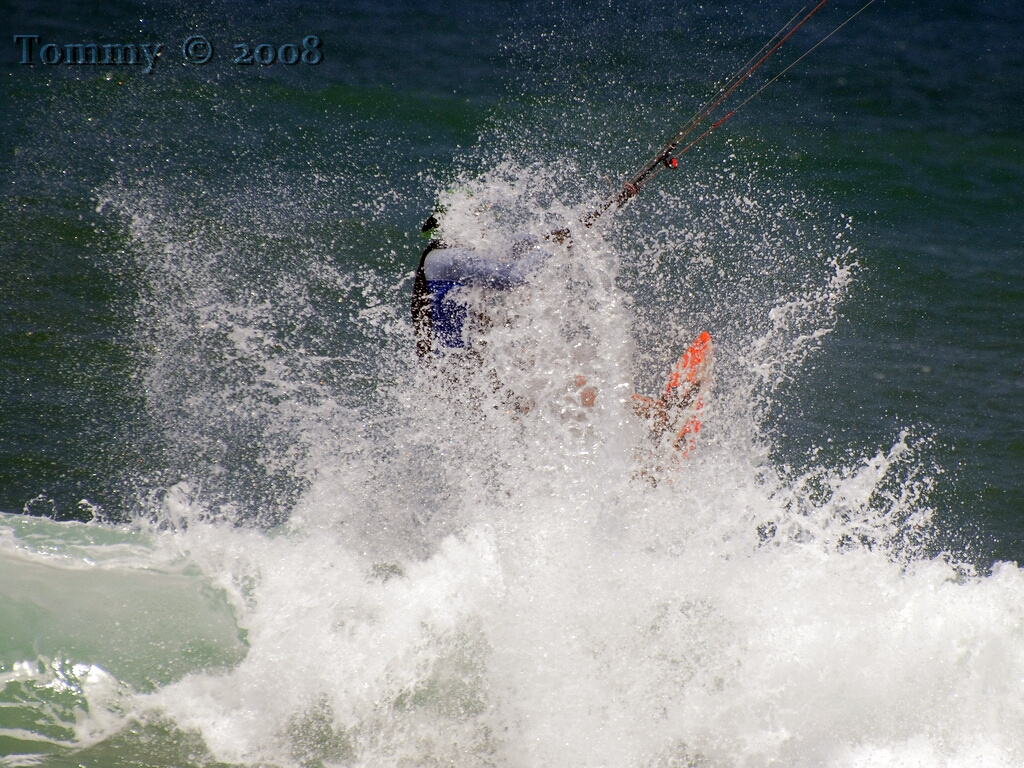 Kitesurfing