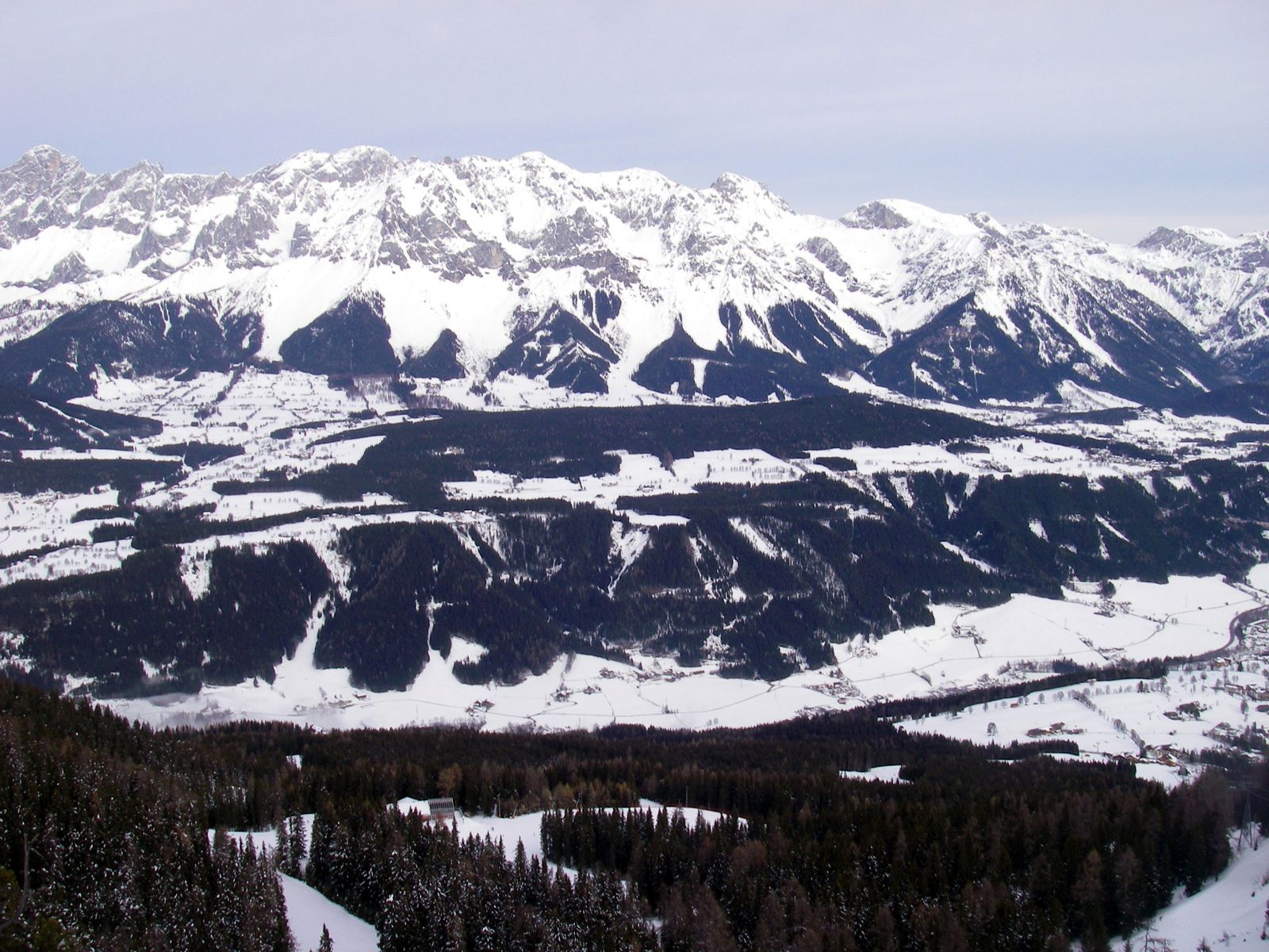 Szemben a Dachstein