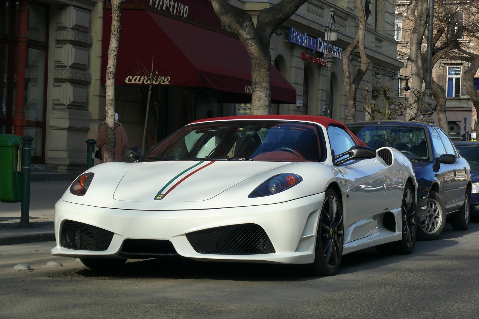 Ferrari Scuderia Spider 16M