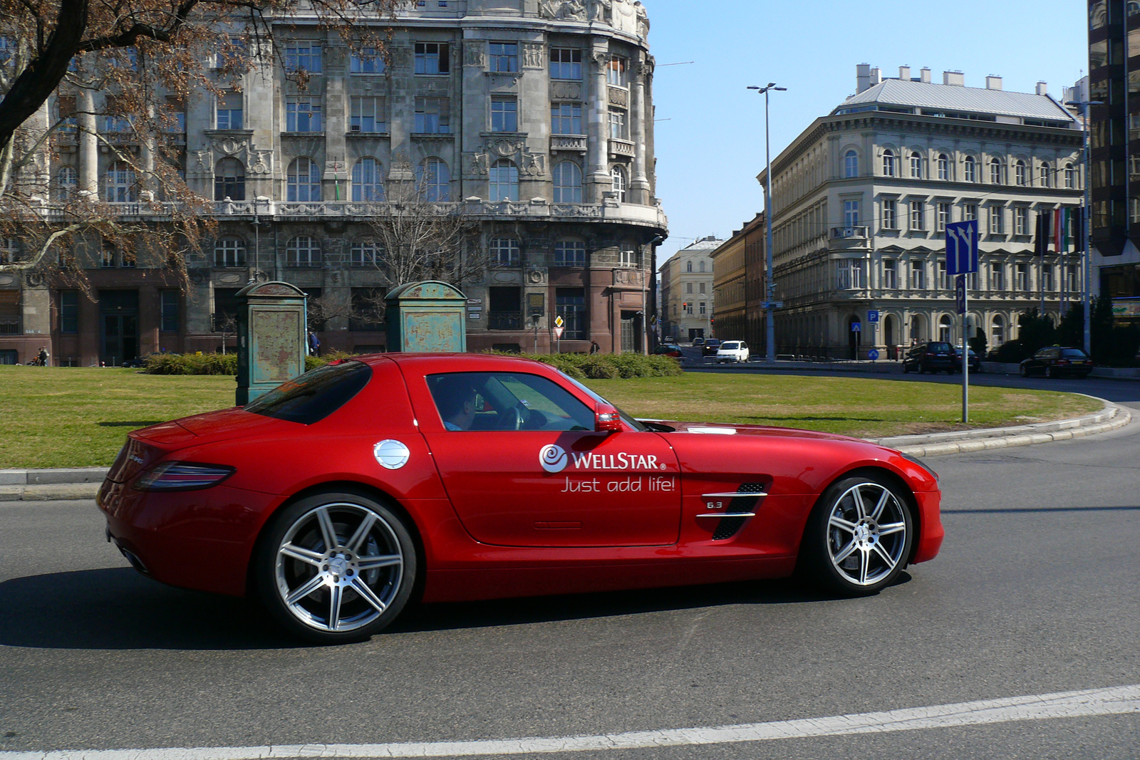 Mercedes-Benz SLS AMG