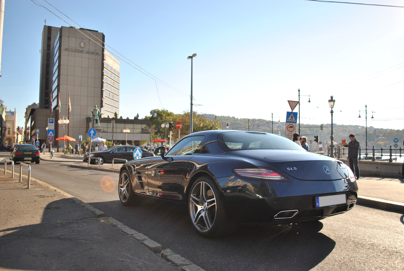 Mercedes-Benz SLS AMG