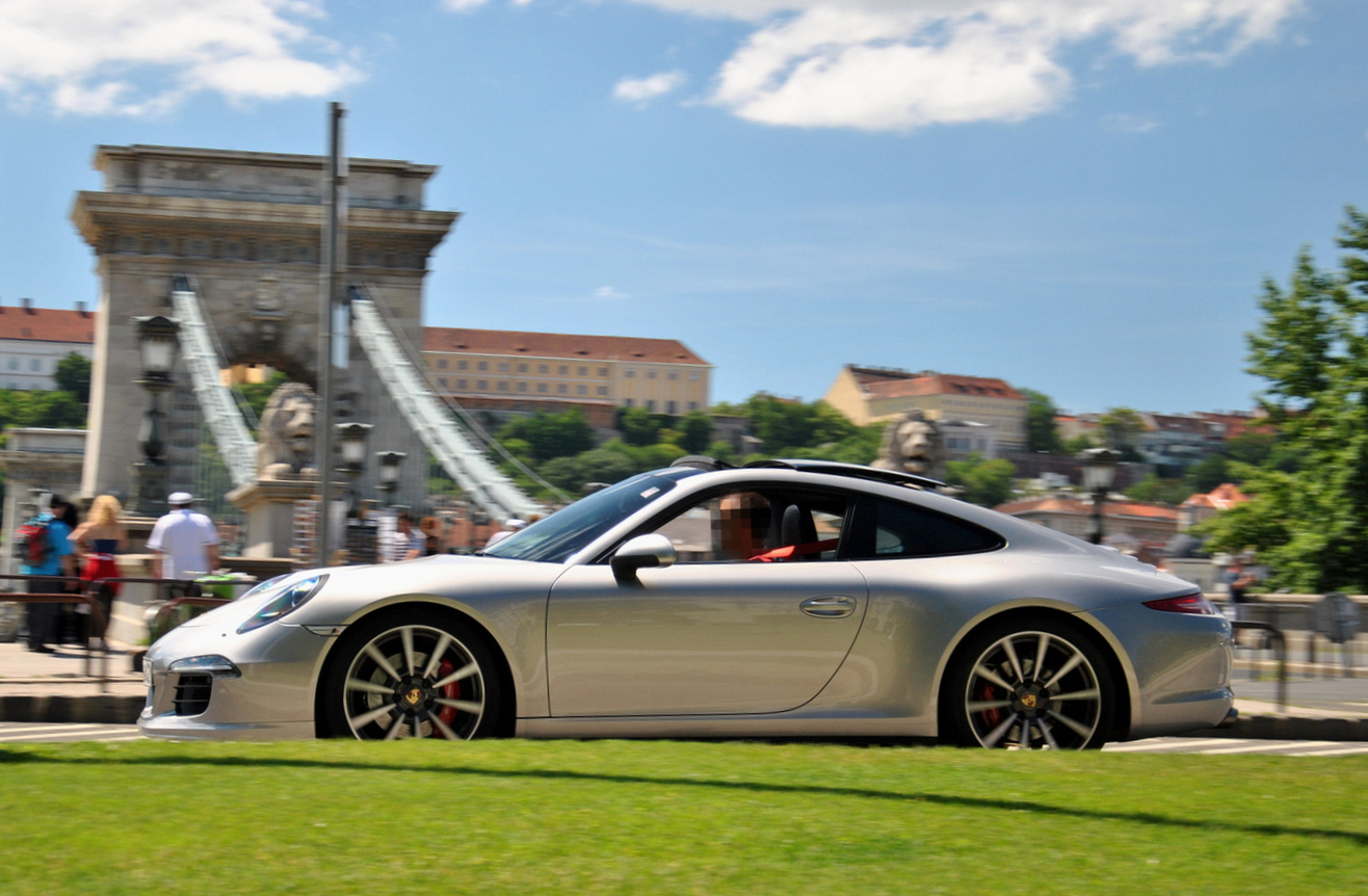 Porsche 911 Carrera 4S