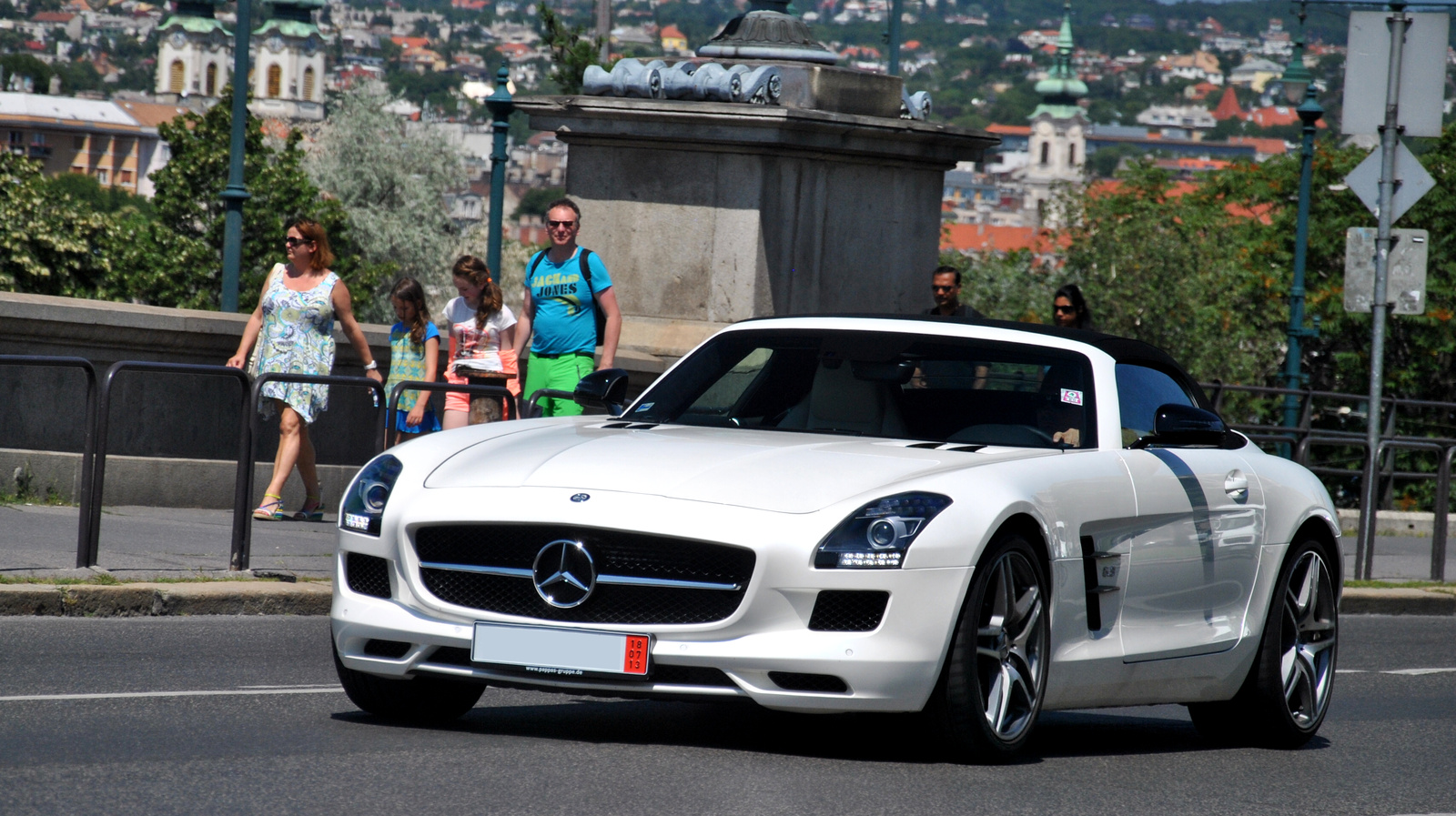 Mercedes-Benz SLS AMG GT Roadster