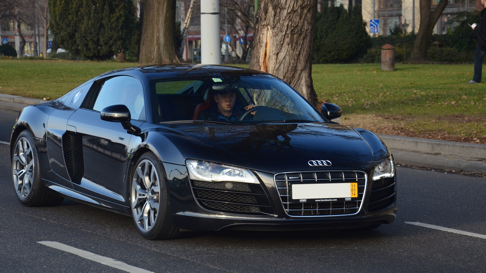 Audi R8 V10