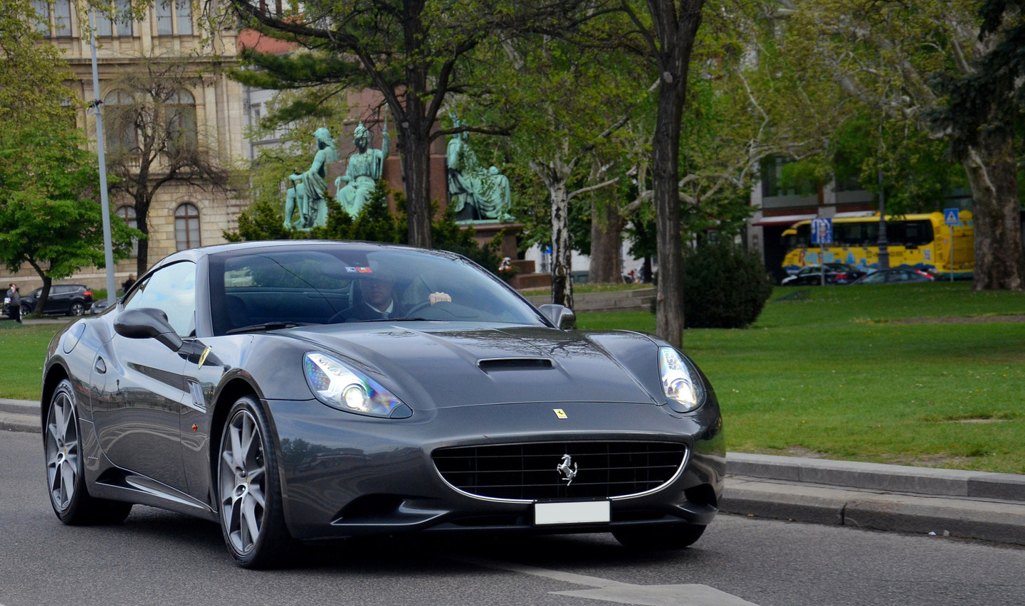 Ferrari California