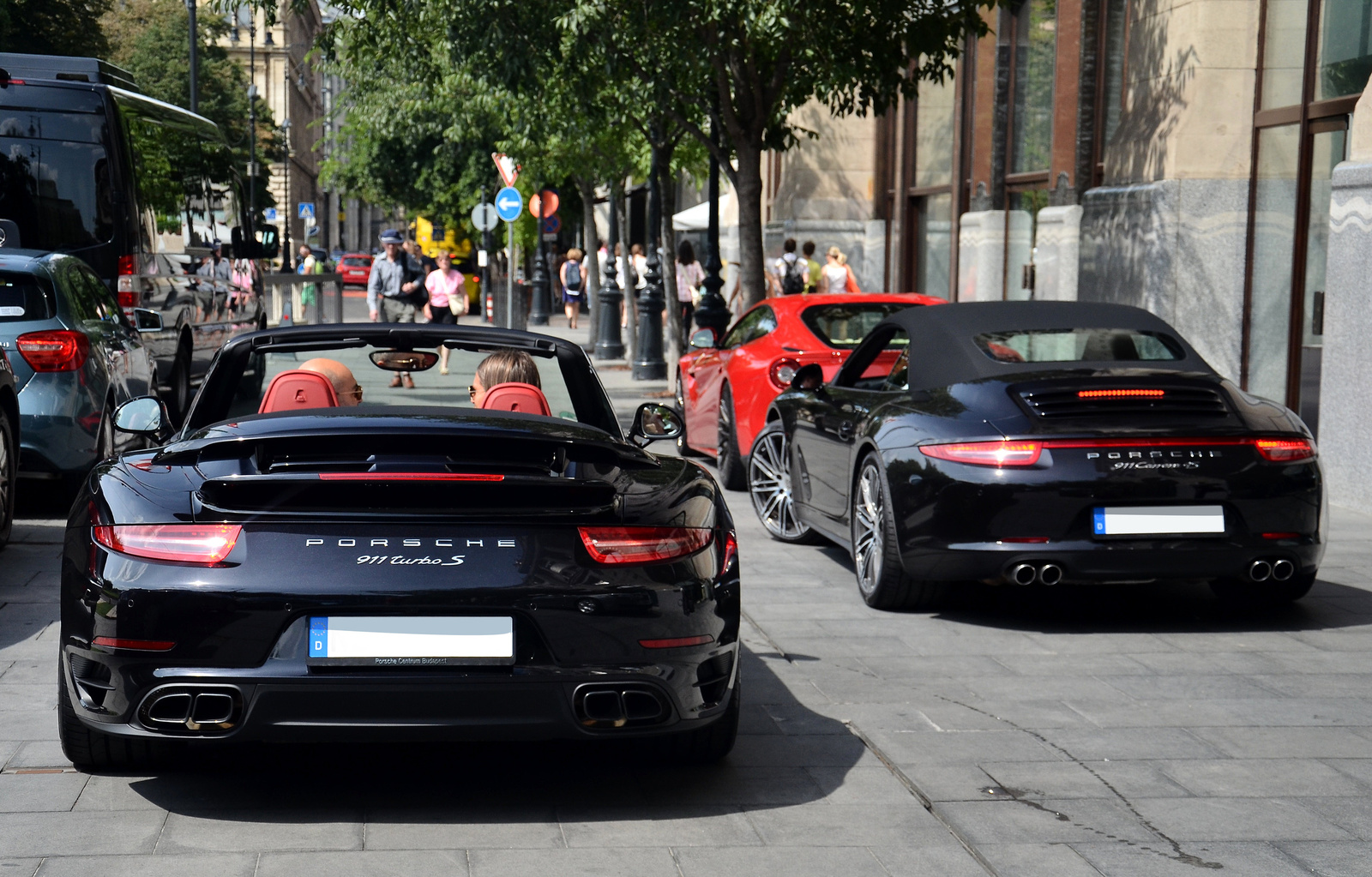 Turbo S Cabriolet - Carrera 4S Cabriolet - F12berlinetta