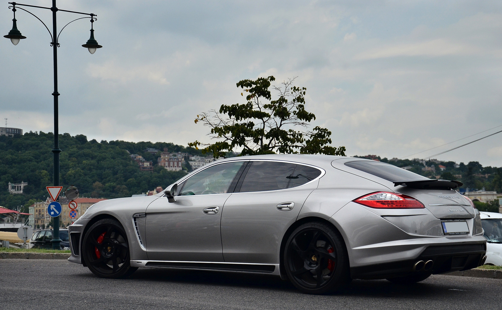 JE Design Porsche Panamera Turbo