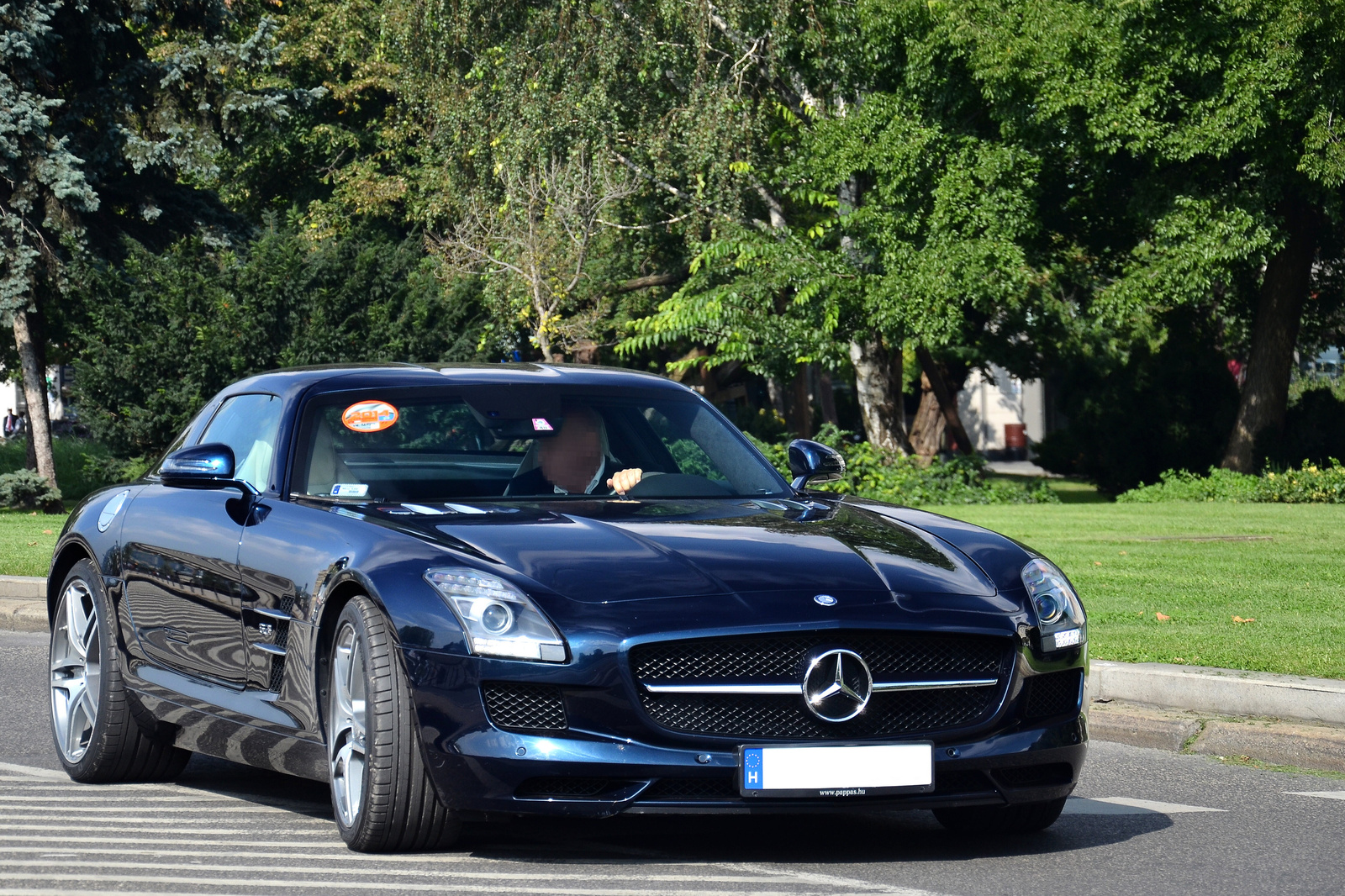 Mercedes-Benz SLS AMG