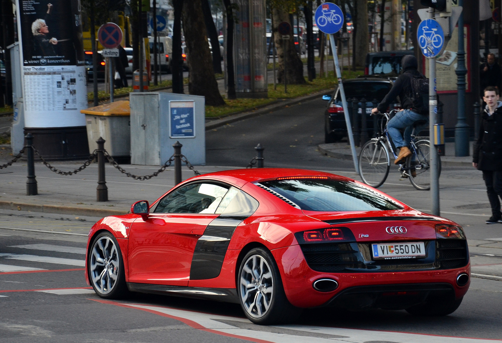 Audi R8 V10