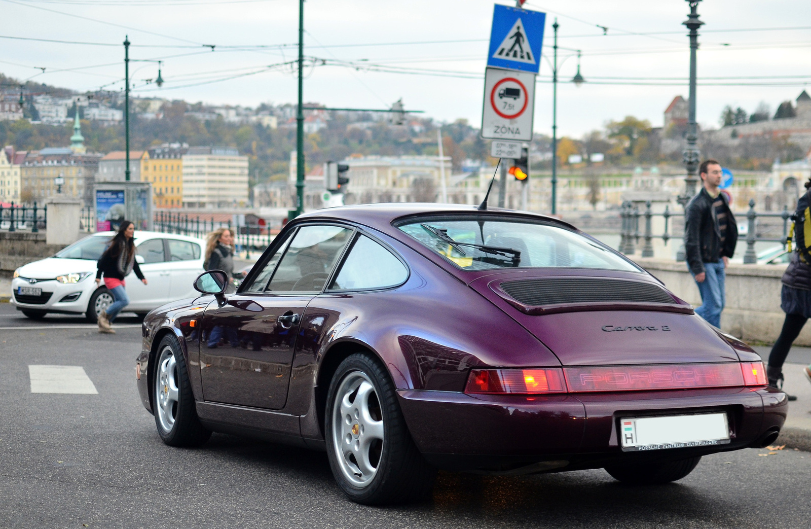 Porsche 911 Carrera 2 (964)